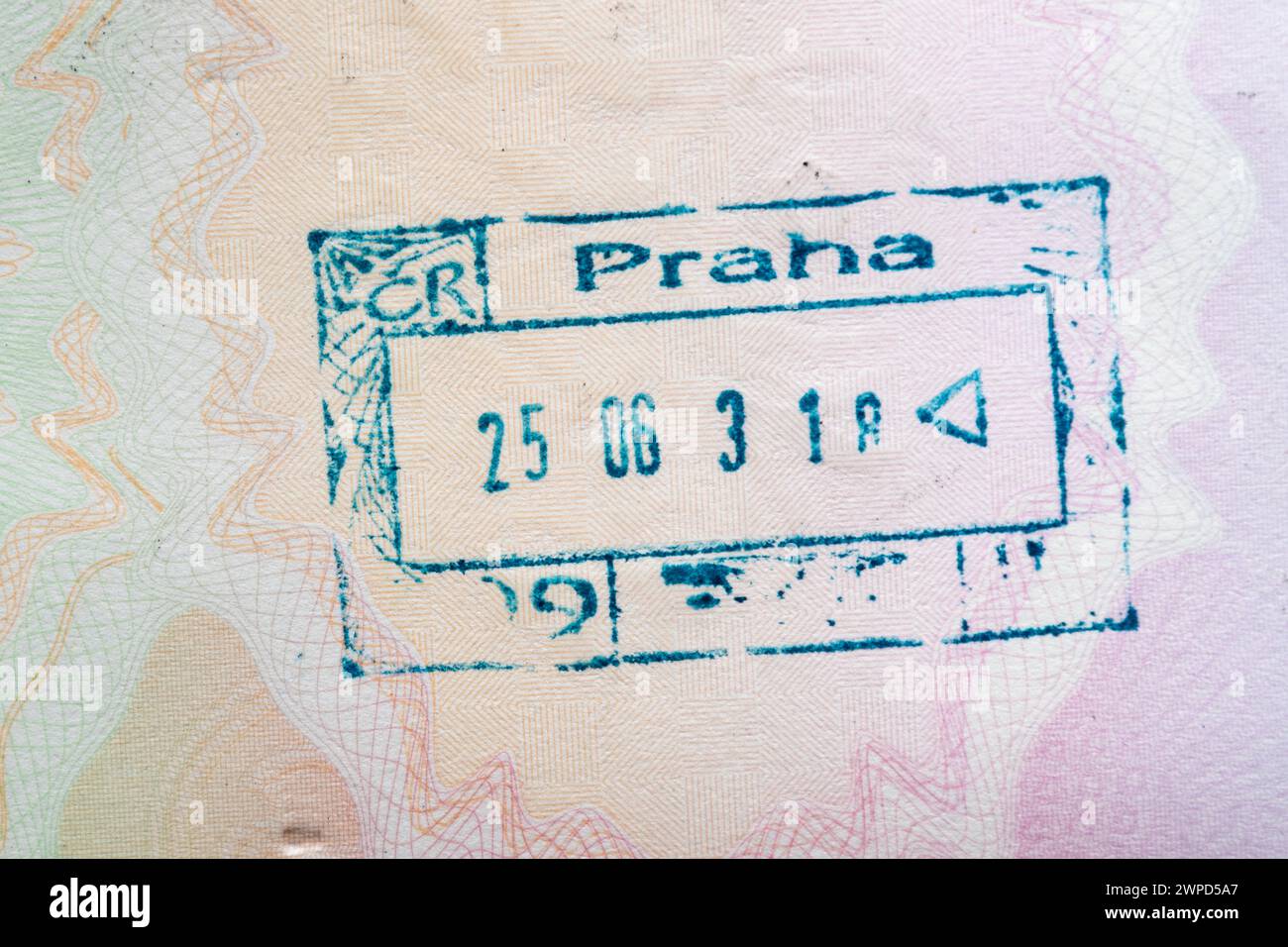 Timbre de Prague dans le passeport britannique à l'entrée en République tchèque Banque D'Images