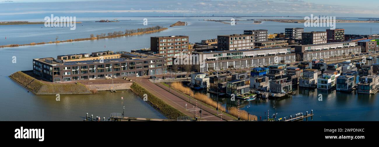 Panorama d'Ijburg, Amsterdam-Oost. Vue sur les maisons flottantes et le quartier Steigereiland Banque D'Images