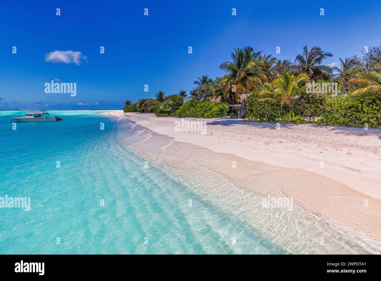 Tropical Resort hôtel plage paradis. Nature incroyable, côte, côte. Vacances d'été, voyage aventure. Paysage de vacances de luxe, superbe lagon océanique Banque D'Images