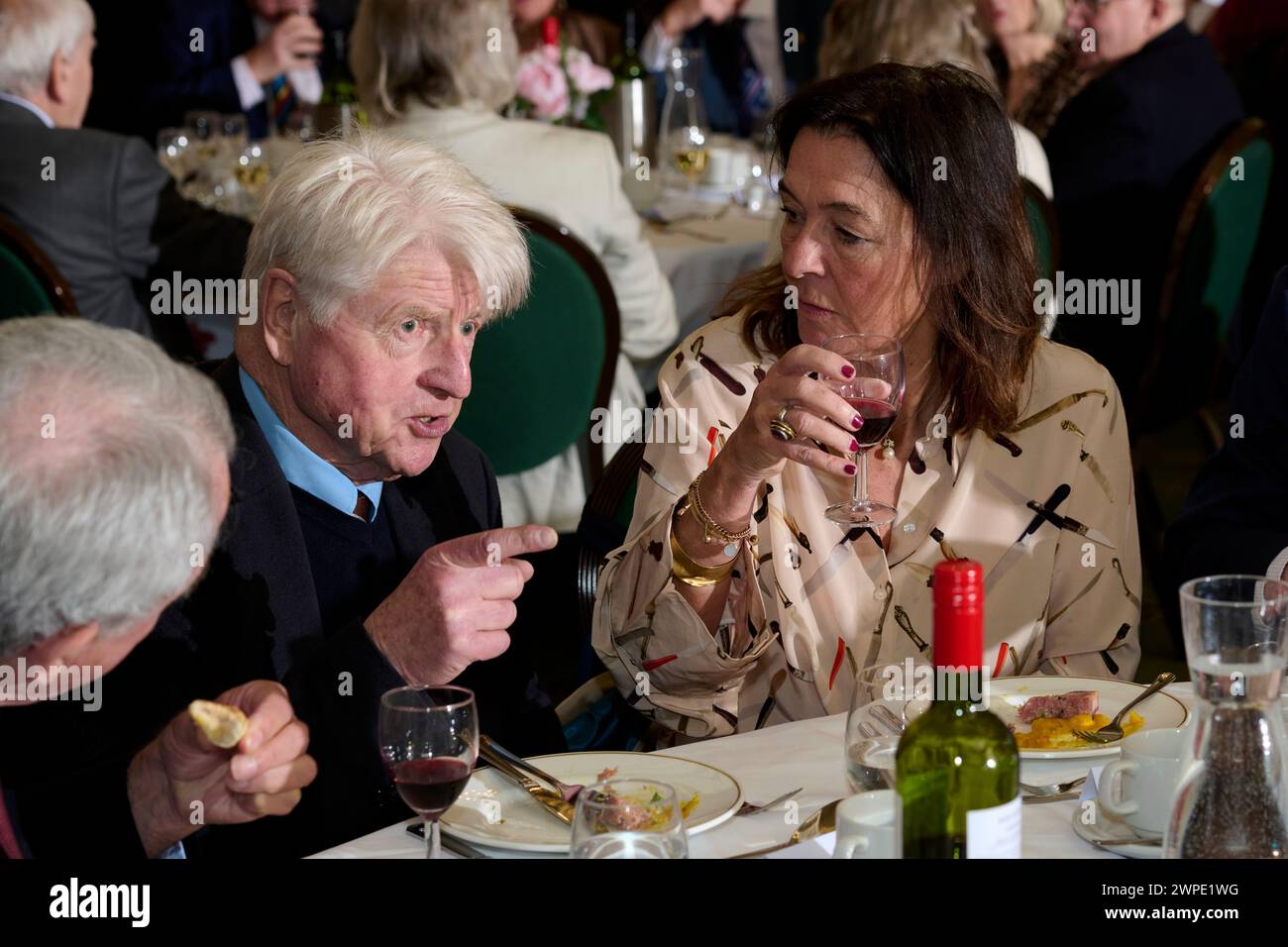 Stanley Johnson & Catherine McCullin NSP7688 le déjeuner littéraire Oldie 05-03-24 Banque D'Images