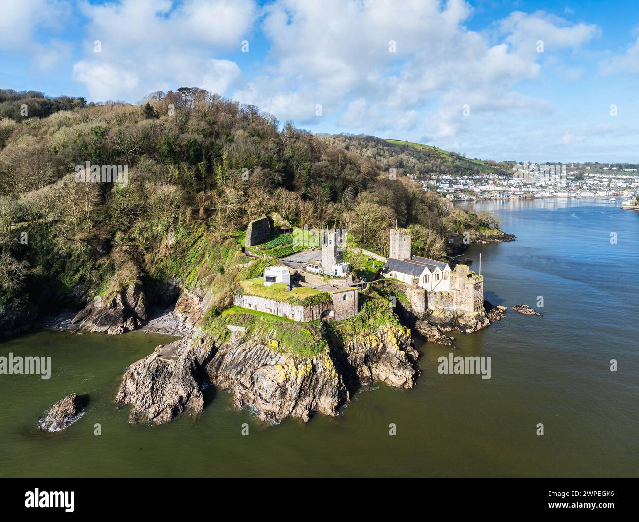 Château de Dartmouth sur la rivière Dart d'un drone, Dartmouth, Kingswear, Devon, Angleterre Banque D'Images