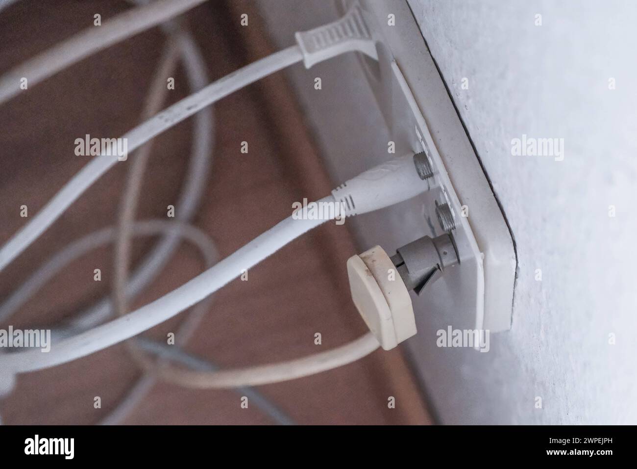 Düsseldorf 07.03.2024 Mietnebenkostenprivileg Nebenkostenprivileg Kabelfernsehen Mietersache Mietnebenkosten Vermieter Kabelgebühren Kabel-TV Übergangsfrist Mehrfamilienhaus Hauseigentümer Kabelkosten Betriebskostenabrechnung Kabelgebühren Fernsehempfangsart Schwarznutzung Fernsehanschluss Sammelanschluss Kabelalternativen DVB-T2 HD IPTV VDSL-streaming Satellitenfernsehen TKG-Novelle Kabeldose Unitymedia Vodafone Kabelsalat Düsseldorf Nordrhein-Westfalen Deutschland *** Düsseldorf 07 03 2024 Ancillary coût de location privilège coût accessoire privilège télévision par câble les locataires comptent sur le loyer accessoire Banque D'Images