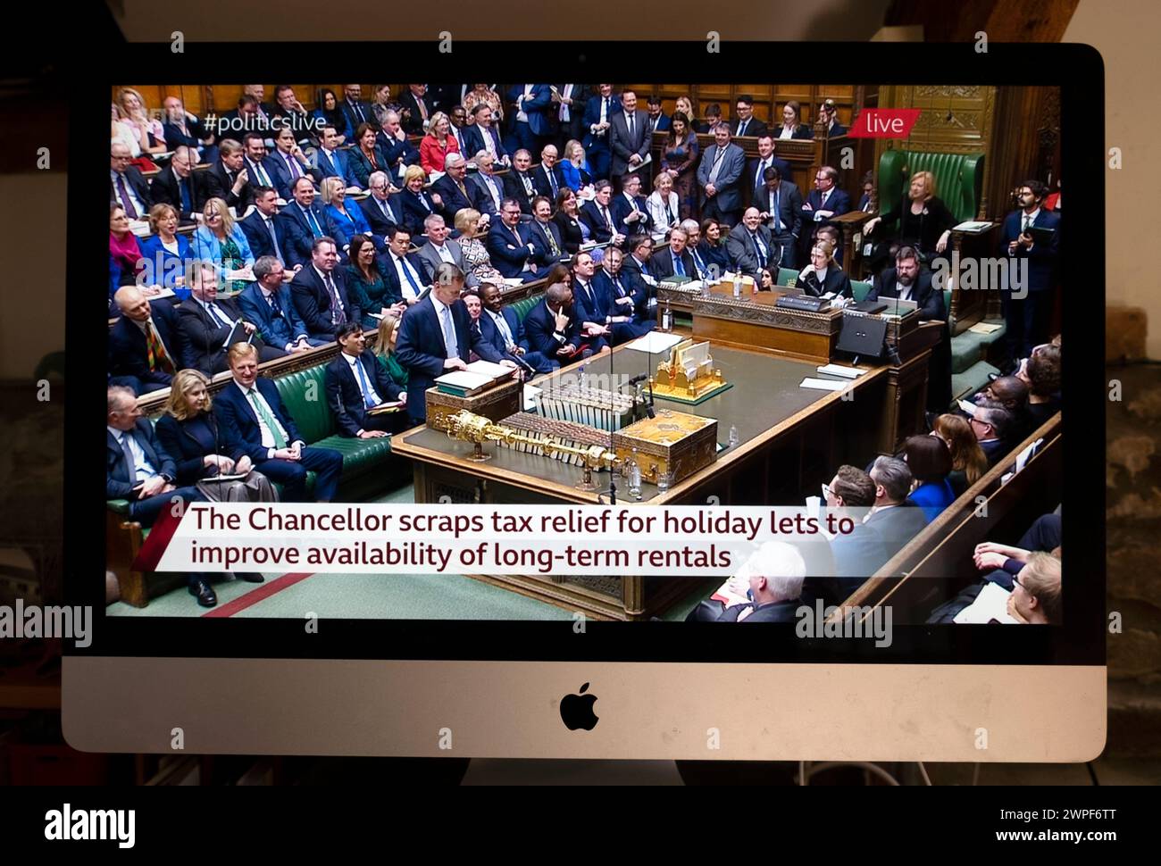Jeremy Hunt conservateur Chancelier de l'Échiquier présente le budget de printemps 2024 le 6 mars à la Chambre des communes Londres Angleterre Royaume-Uni Banque D'Images