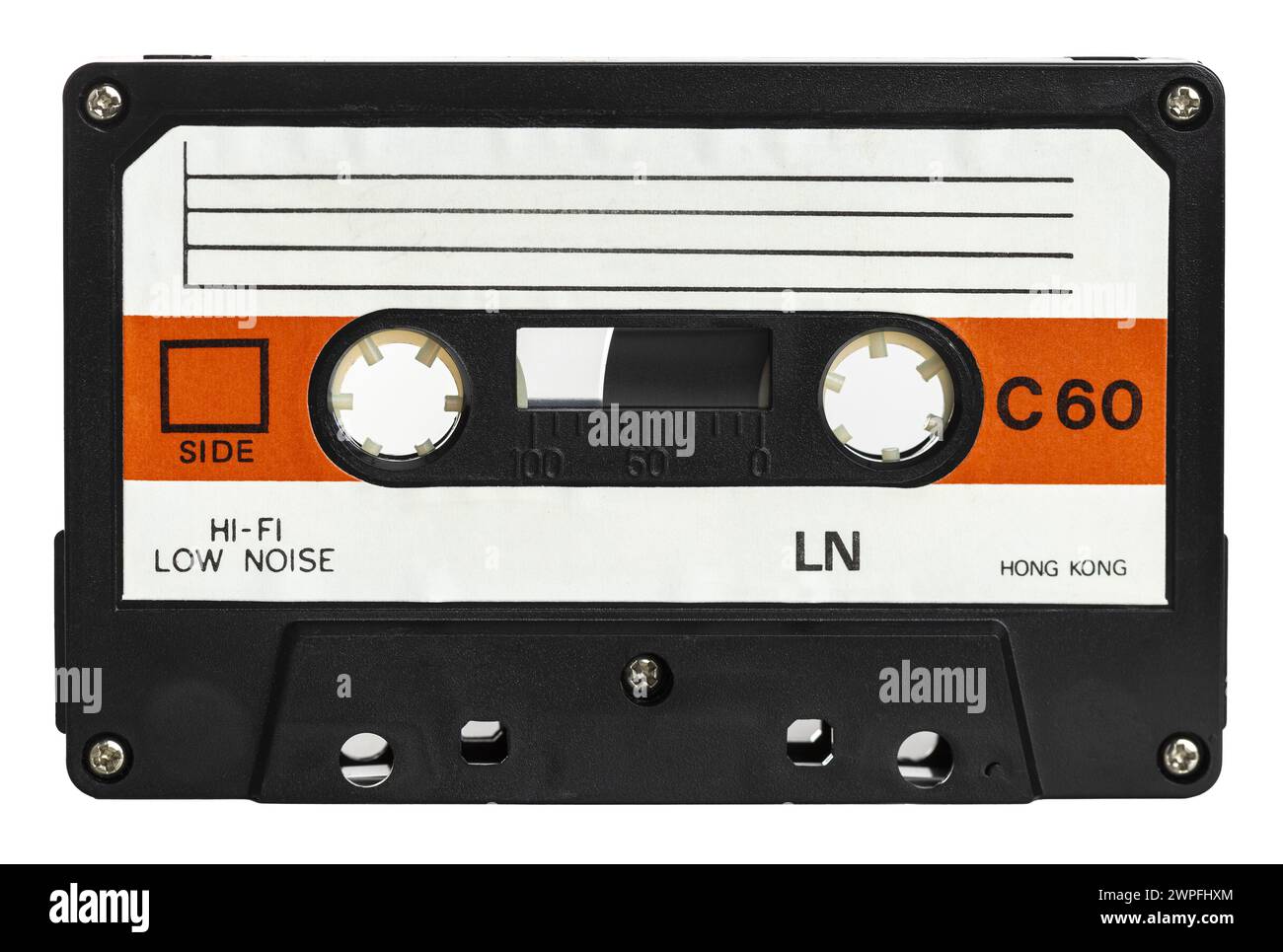 Cassette de style rétro avec étiquette vierge sur fond blanc Banque D'Images