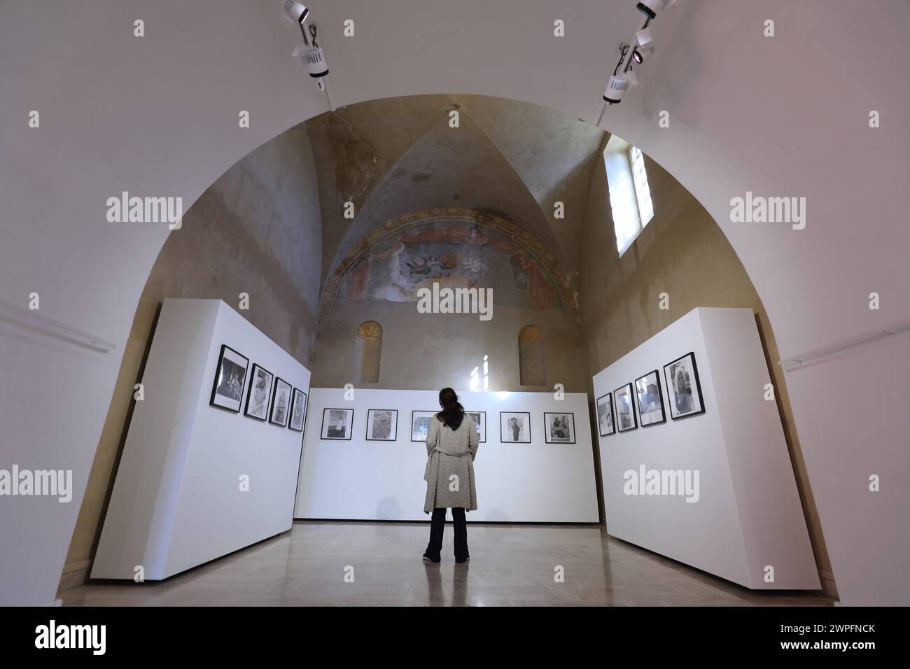 Villefranche-sur-mer, France. 07 mars 2024. © PHOTOPQR/NICE MATIN/Franz Chavaroche ; villefranche sur mer ; 07/03/2024 ; MAG EXPOSITION BARDOT VILLEFRANCHE SUR MER HENRI JEAN SERVAT BRIGITTE EXPOSITION BARDOT, AU-DELÀ DE L'IMAGE à Villefranche-sur-mer, sud de la France, du 09/03 au 26/05/2024 *** local Caption *** crédit : MAXPPP/Alamy Live News Banque D'Images