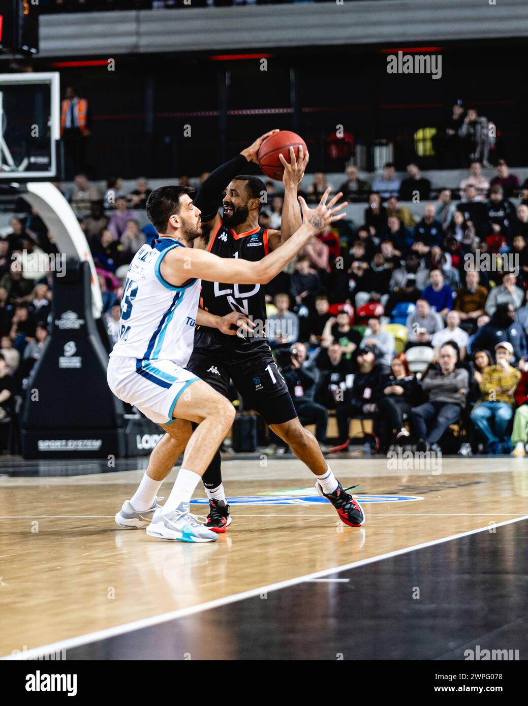 Les Lions de Londres battent Turk Telecom Ankara 100-77 pour se qualifier pour les quarts de finale de l'Eurocup BKT. 6 mars 2024 à Copperbox Arena, Londres, Royaume-Uni. Copyright caroljmoir/Alamy Banque D'Images