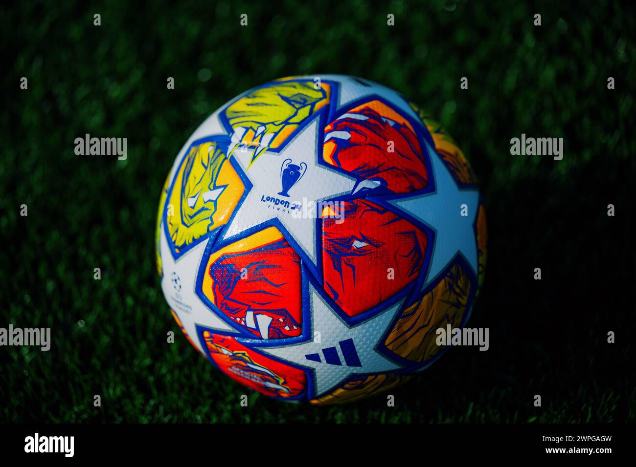 Gros plan sur Adidas UEFA Champions League Football 2024 Banque D'Images