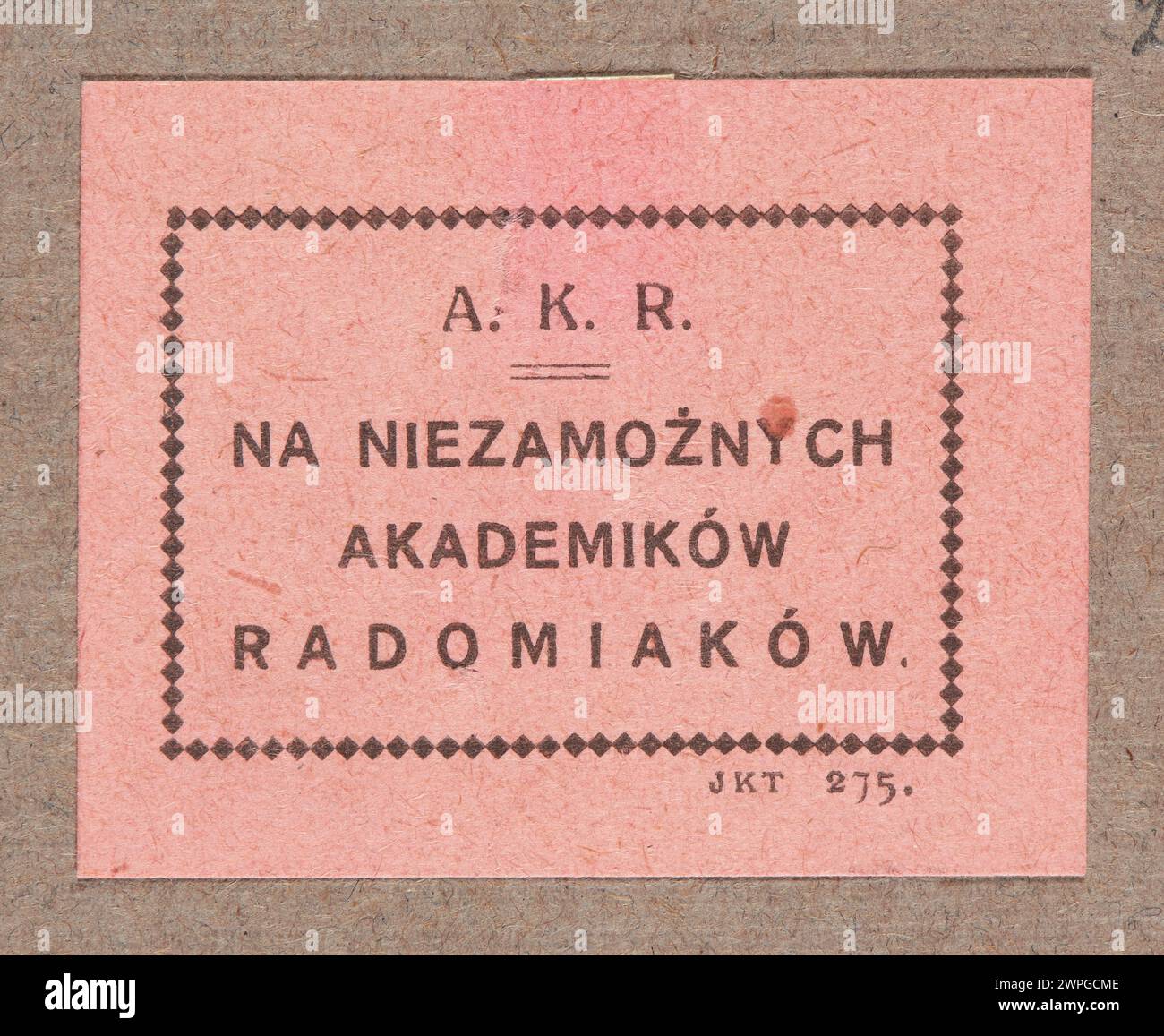Timbre de charité montrant le texte 'A.K.R.' sur les universitaires de Radomiak, produit par Jan Kanty Trzebski à Radom vers 1914-1920. Banque D'Images