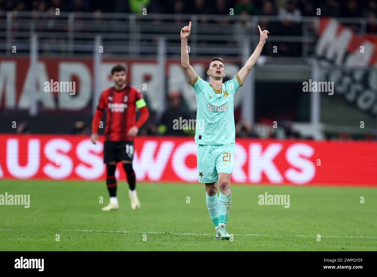 Milan, Italie. 07 mars 2024. David Doudera du SK Slavia Praha célèbre après avoir marqué un but lors de la manche de l'UEFA Europa League du 16e match aller entre l'AC Milan et le SK Slavia Praha au Stadio Giuseppe Meazza le 7 mars 2024 à Milan, Italie . Crédit : Marco Canoniero/Alamy Live News Banque D'Images