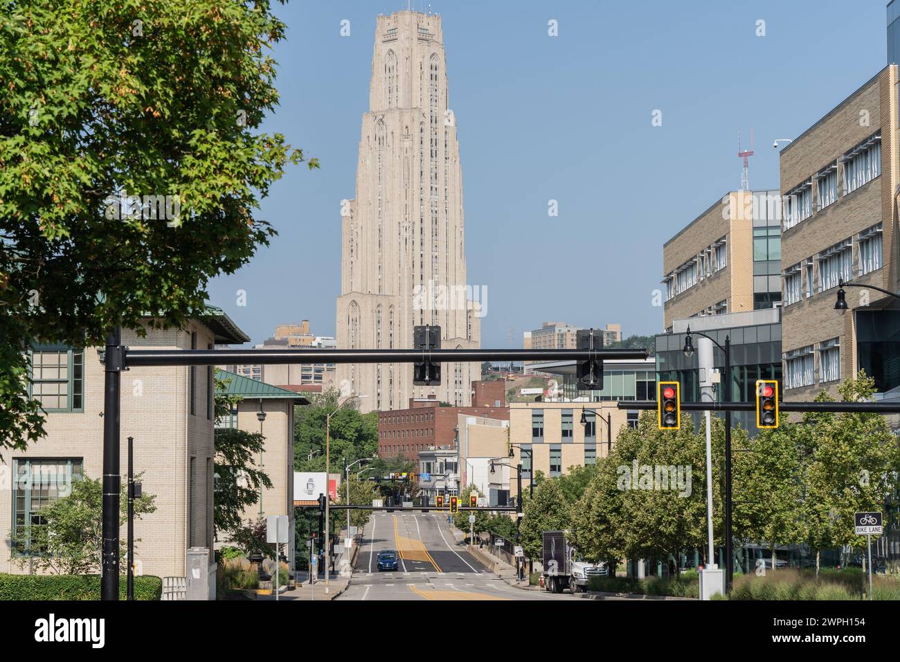 Pittsburgh, Pennsylvanie - 23 juillet 2023 : la cathédrale de l'apprentissage sur le campus de l'Université de Pittsburgh Banque D'Images