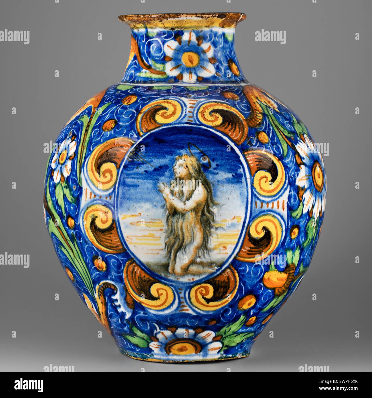 Vase ; XVIe siècle (1500-00-00-1600-00-00);Da Venezia, Domene, potier - Majolik peintre (CA 1520 - 1568), Maria Magdalena (Sainte), Akant (ornement), décorations végétales, Fiori E frutta (ornement), fleurs, saints Banque D'Images