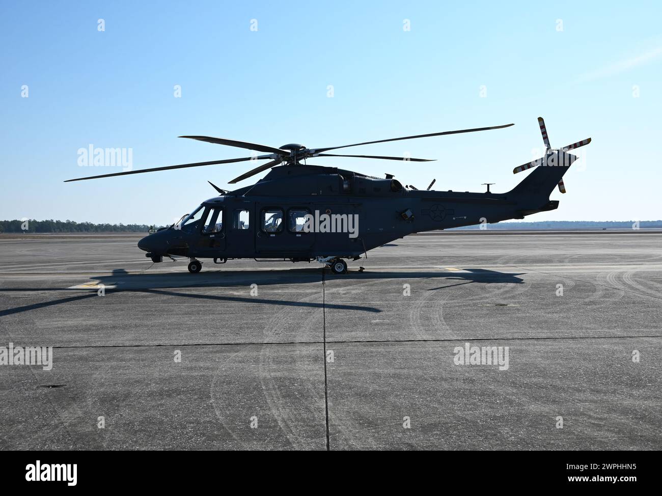 Le MH-139A Grey Wolf subit une formation et une préparation approfondies à Duke Field, Flordia, le 21 février 2024. Cet avion fera ses débuts en service actif à Malmstrom AFB le 5 mars 2024. (Photo de l'US Air Force par le 2nd Lt. Haylee Francks). Banque D'Images