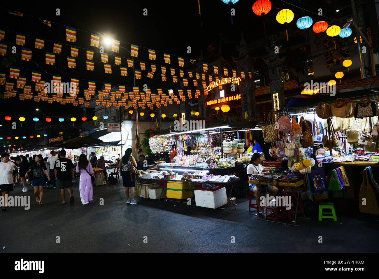 Le marché nocturne animé d'an Hội, Hoi an, Vietnam. Banque D'Images
