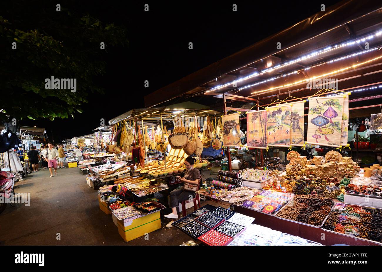 Le marché de nuit coloré dans la vieille ville de Hoi an, Vietnam. Banque D'Images