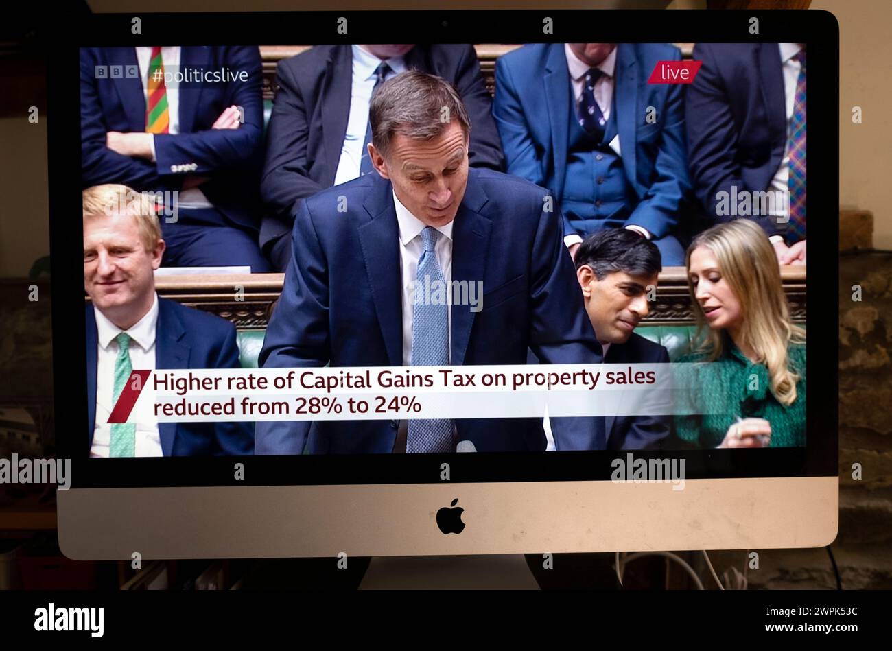 Jeremy Hunt conservateur Chancelier de l'Échiquier présente le budget de printemps 2024 le 6 mars à la Chambre des communes Londres Angleterre Royaume-Uni Banque D'Images