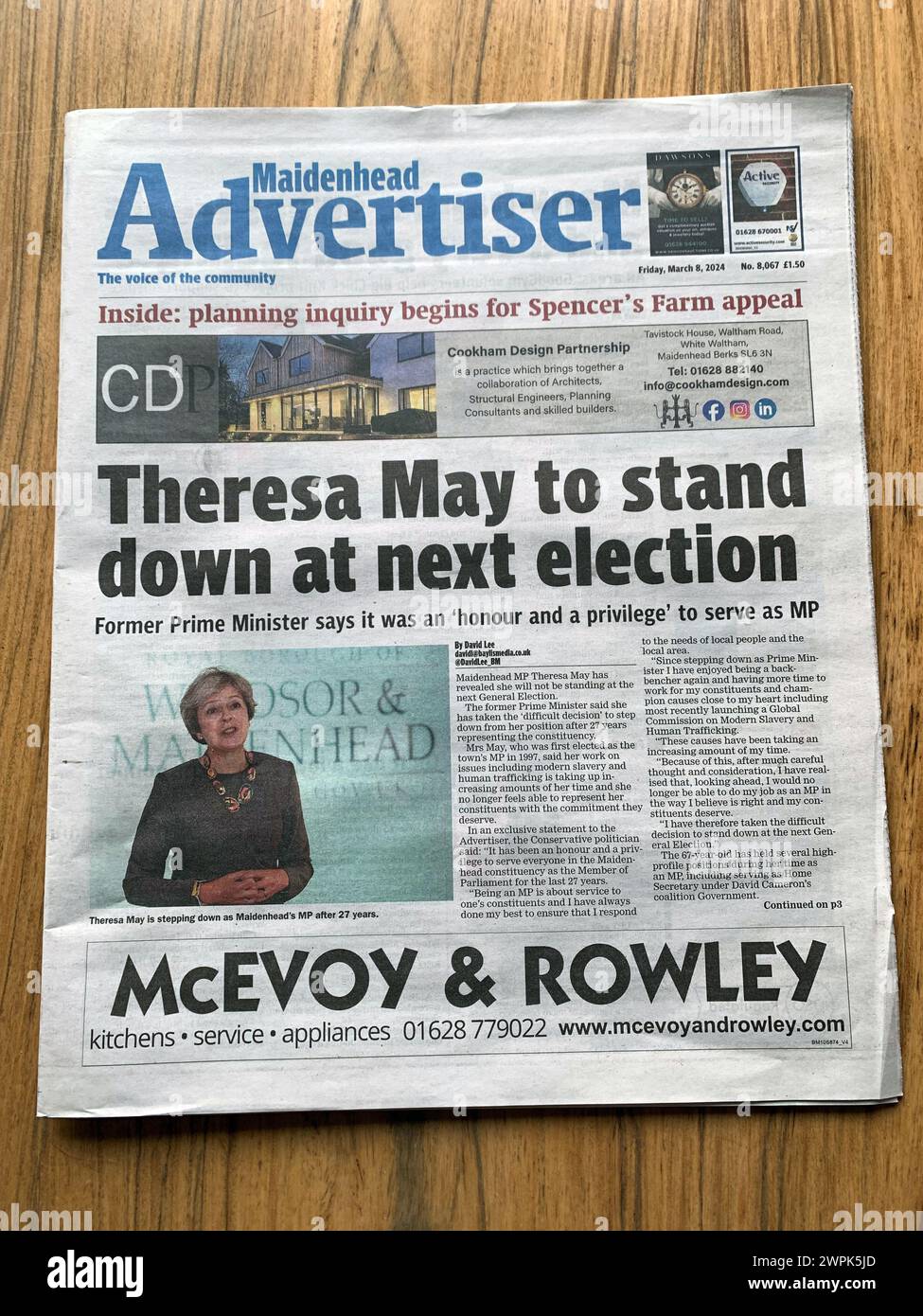 La première page du Maidenhead Advertiser annonçant la nouvelle que l'ancienne première ministre Theresa May ne participera pas aux prochaines élections générales, mettant ainsi fin à une carrière de 27 ans au Parlement. Date de la photo : vendredi 8 mars 2024. Banque D'Images