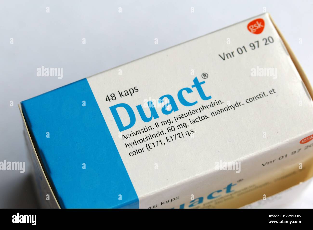 Espoo,Finlande - Apr2020 : paquet capsule Duact, un médicament d'ordonnance avec de l'acrivastine et de la pseudo éphédrine. Utilisé pour l'allergie au pollen et la sinusite Banque D'Images