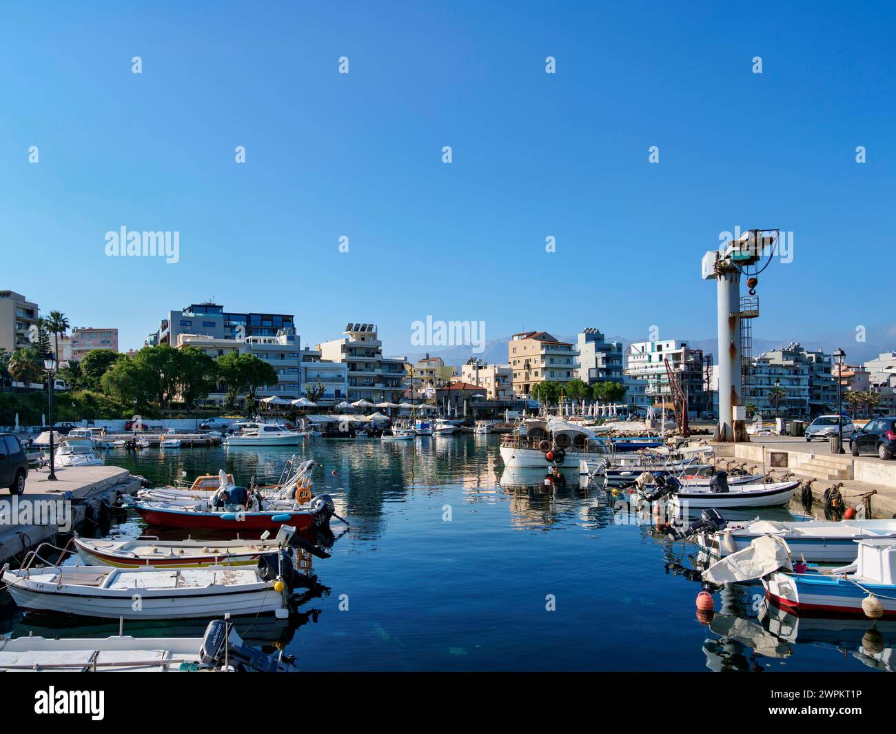 Nea Hora Chania Marina, ville de Chania, Crète, Îles grecques, Grèce, Europe Copyright : KarolxKozlowski 1245-2672 Banque D'Images