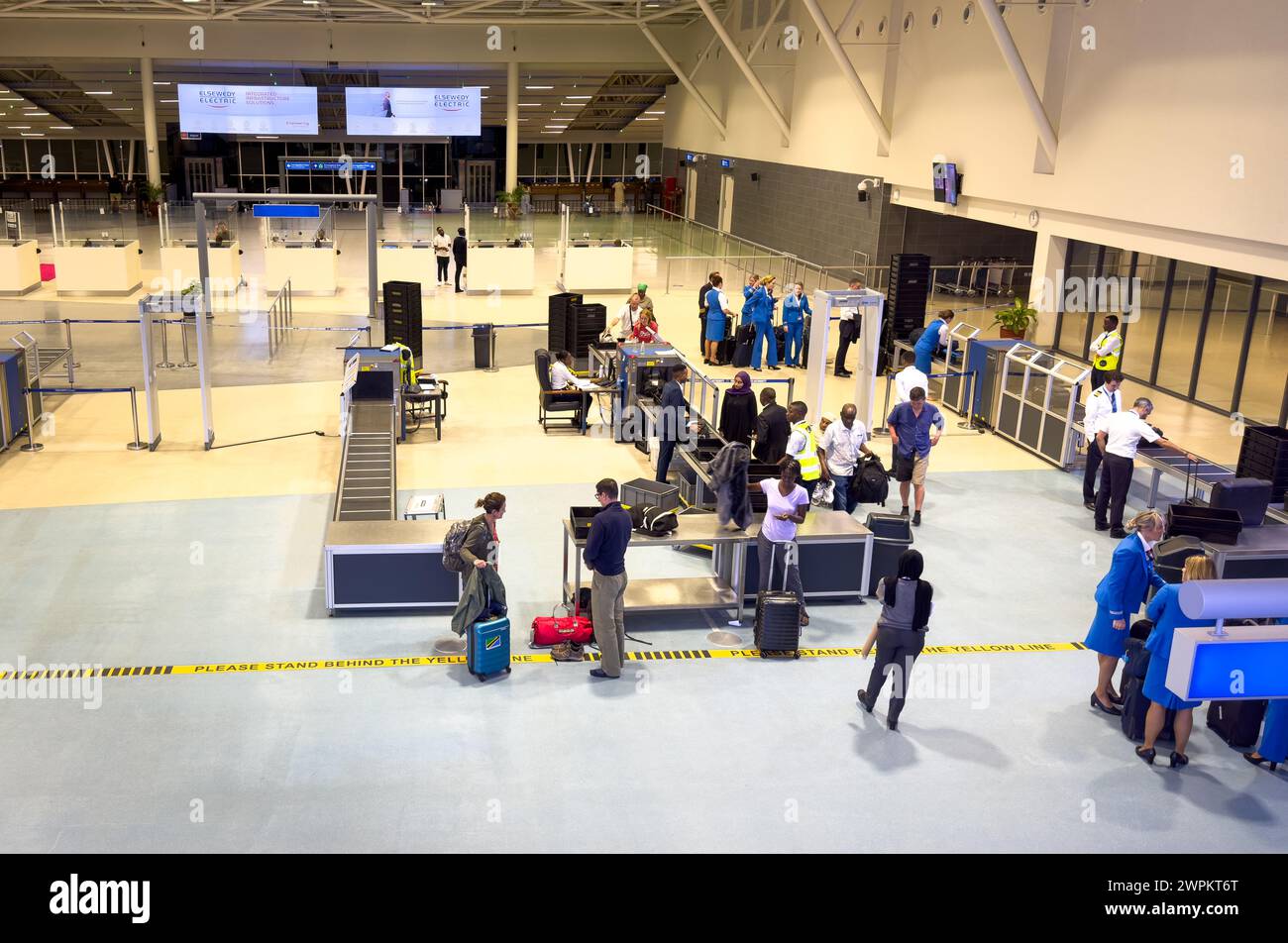 Une zone de sécurité et de contrôle des passagers au terminal 3 de l'aéroport international Julius Nyerere, Dar es Salaam, Tanzanie Banque D'Images
