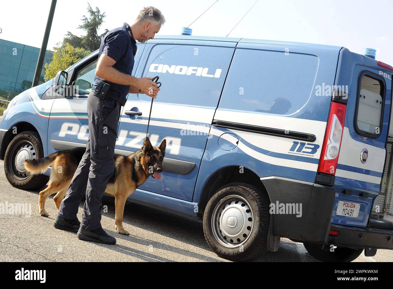 Polizia di Stato Unità cinofila, posto di blocco Controlli Banque D'Images