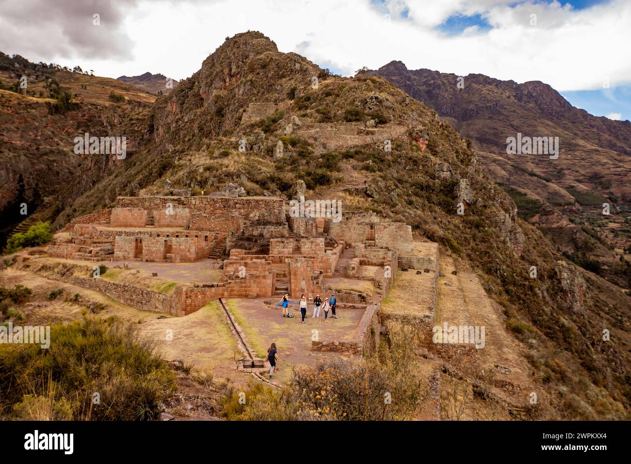 Ruines de Pisaq de loin, Vallée sacrée, Pérou, Amérique du Sud Banque D'Images
