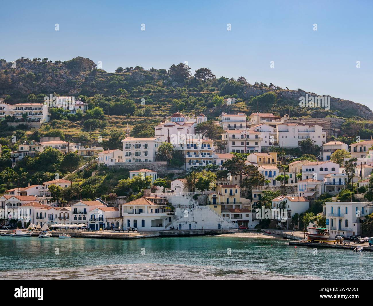Port d'Evdilos, île d'Icaria, Égée du Nord, îles grecques, Grèce, Europe Banque D'Images