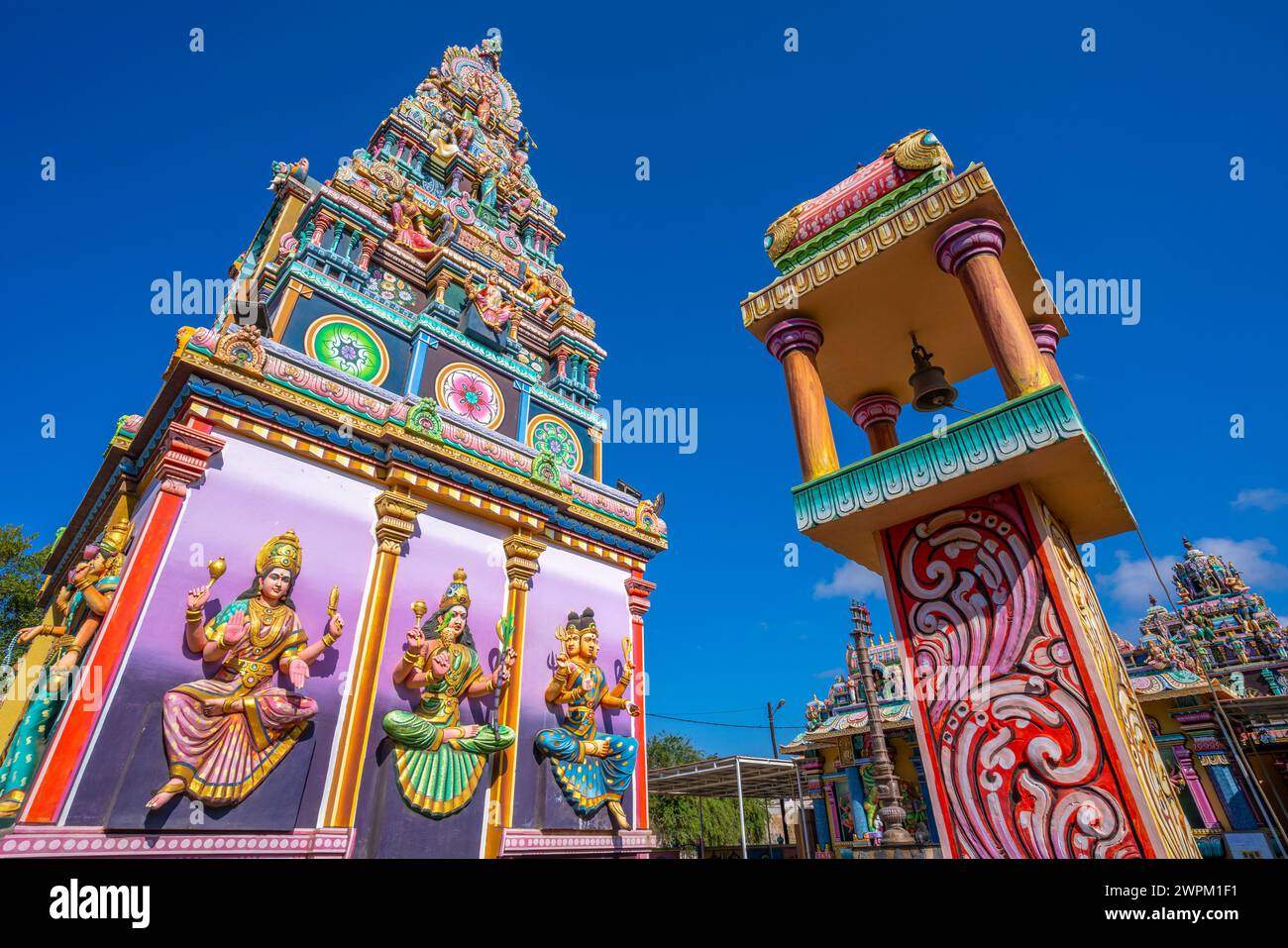 Vue du temple hindou Sri Draubadi Ammen par jour ensoleillé, Maurice, Océan Indien, Afrique Banque D'Images