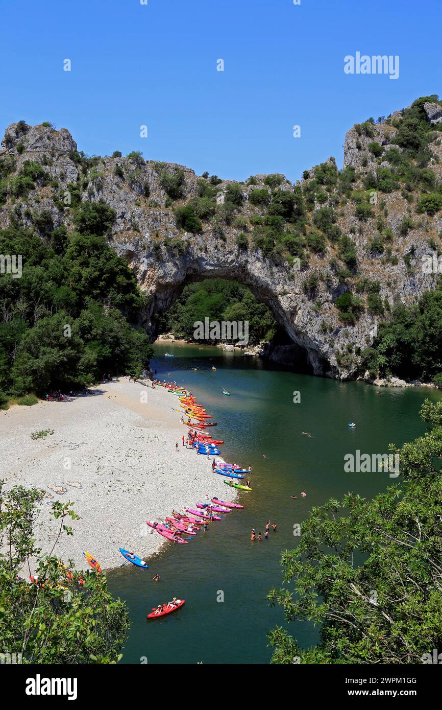 Le Pont d'Arc, activités nautiques, Vallon-Pont-d'Arc. Ardèche, France Banque D'Images