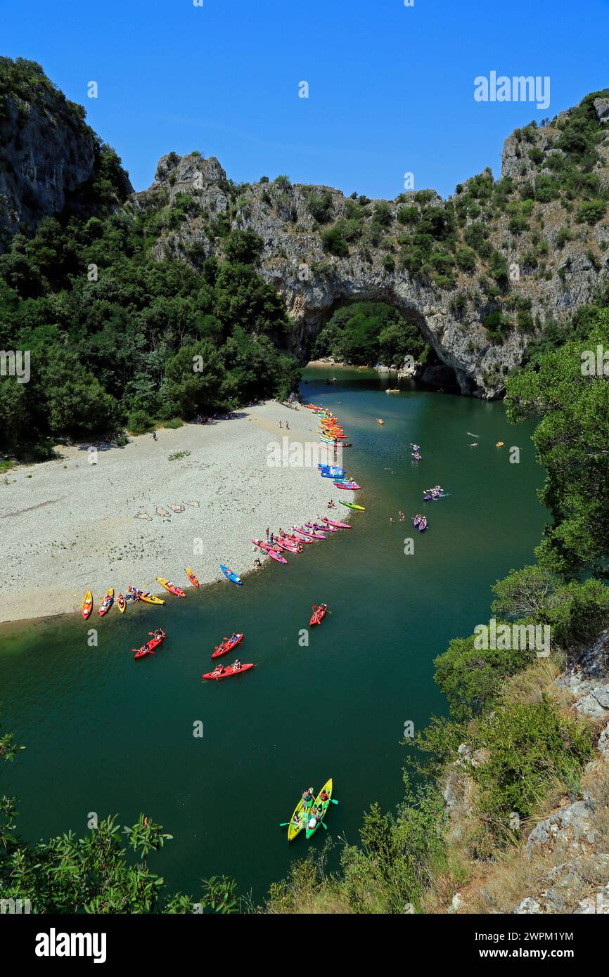 Le Pont d'Arc, activités nautiques, Vallon-Pont-d'Arc. Ardèche, France Banque D'Images