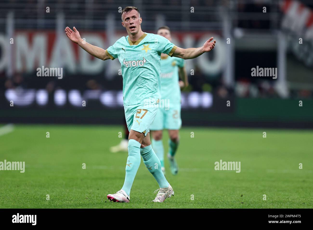 Milan, Italie. 07 mars 2024. Tomas Vlcek de SK Slavia Praha fait des gestes lors de la manche 16 de l'UEFA Europa League entre l'AC Milan et le SK Slavia Praha au Stadio Giuseppe Meazza le 7 mars 2024 à Milan, Italie . Crédit : Marco Canoniero/Alamy Live News Banque D'Images