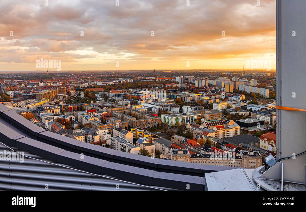 Impressionen aus Leipzig Blick über die Stadt zum Sonnenuntergang Banque D'Images