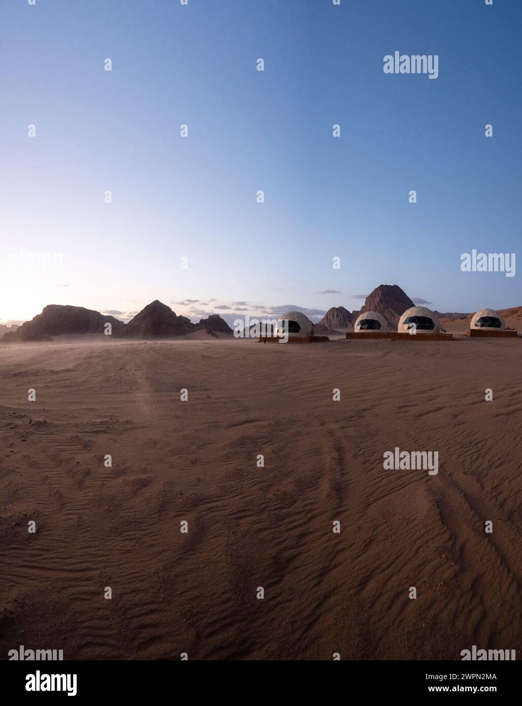 Camp de désert dans le désert de Wadi Rum en Jordanie, Asie Banque D'Images