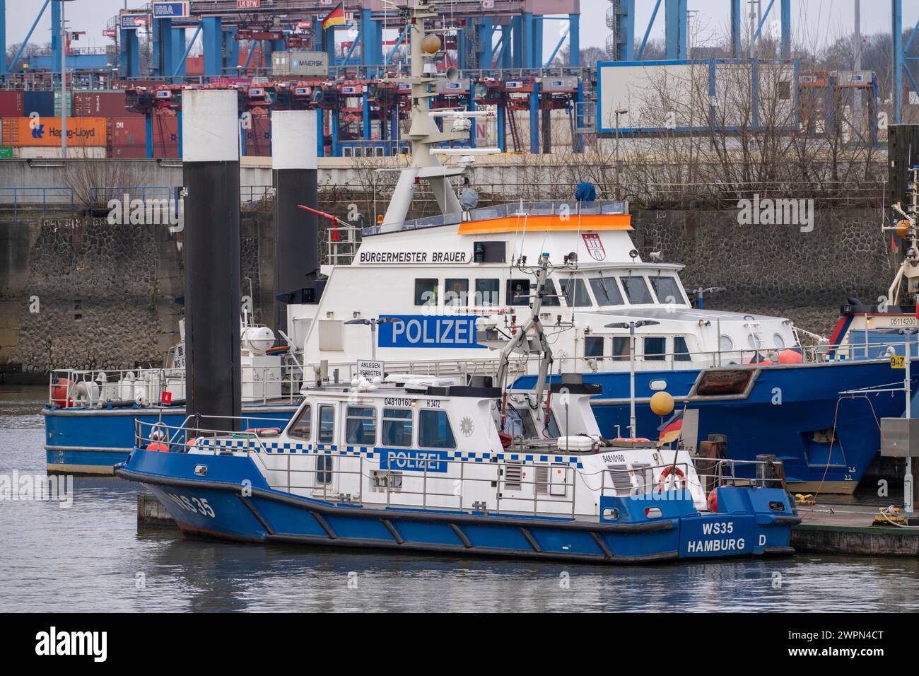 Service de police des eaux 1, Waltershofer Hafen, port de Hambourg, bateaux de police, Bürgermeister Brauer et WS35, au terminal à conteneurs HHLA Burchardkai, H. Banque D'Images