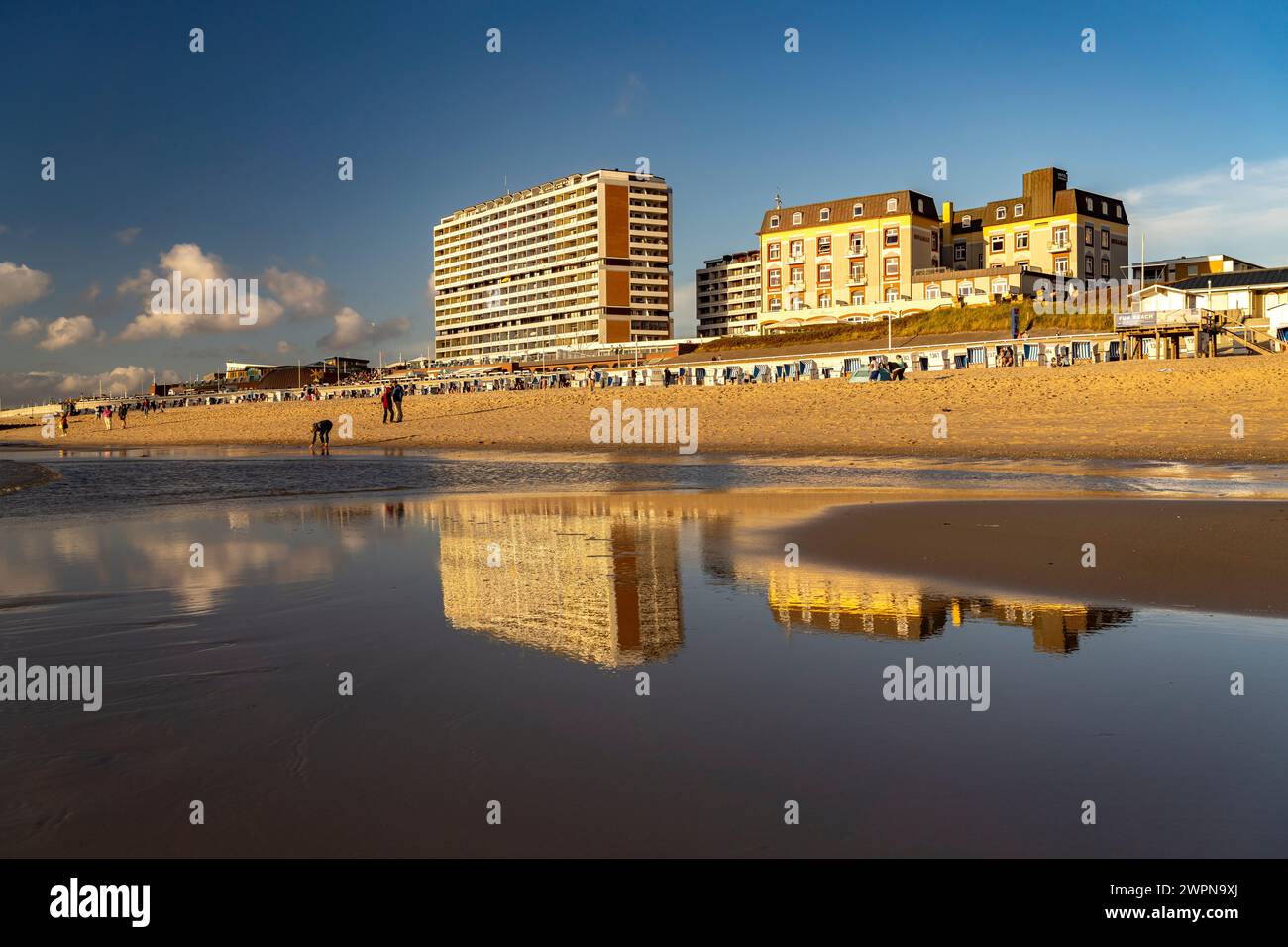 Appartement de grande hauteur et Hôtel Miramar sur Weststrand près de Westerland, île de Sylt, District de Frise du Nord, Schleswig-Holstein, Allemagne, Europe Banque D'Images