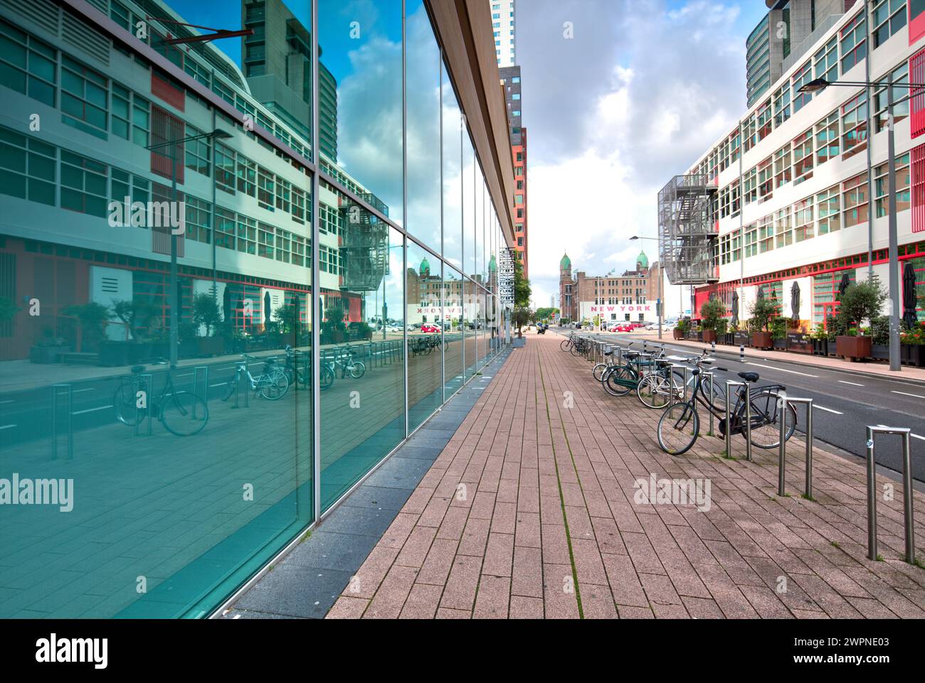 Hôtel New York Holland Amerika Lijn, Wilhelminakade, façade de maison, point de repère, architecture, vue sur la ville, Rotterdam, pays-Bas, Banque D'Images