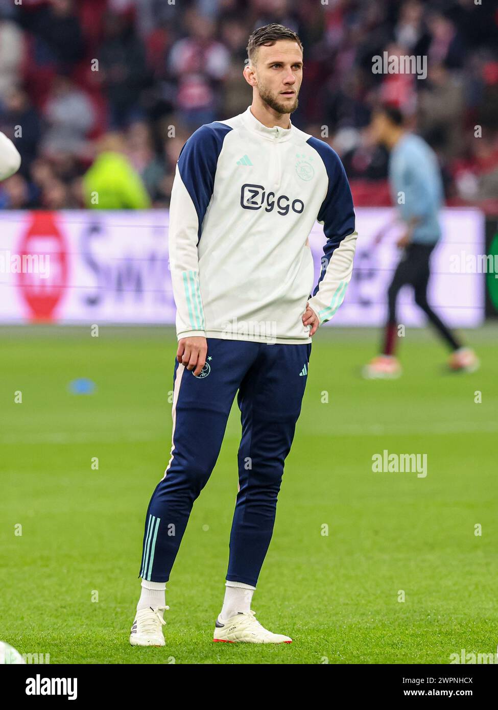 Amsterdam, pays-Bas. 07 mars 2024. AMSTERDAM, PAYS-BAS - 7 MARS : Branco van den Boomen, de l'AFC Ajax, regarde le match des éliminatoires de l'UEFA Europa Conference League entre l'AFC Ajax et l'Aston Villa FC au Johan Cruijff Arena le 7 mars 2024 à Amsterdam, pays-Bas. (Photo de Henny Meyerink/BSR Agency) crédit : BSR Agency/Alamy Live News Banque D'Images