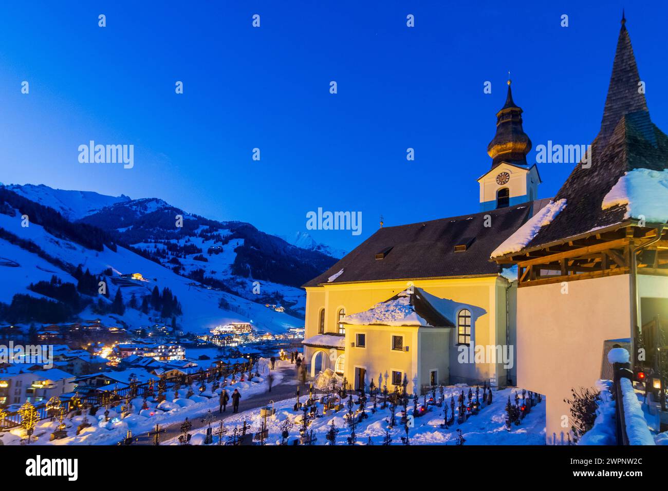 Großarl, église et village Großarl, neige, décoration de Noël à Pongau, Salzbourg, Autriche Banque D'Images