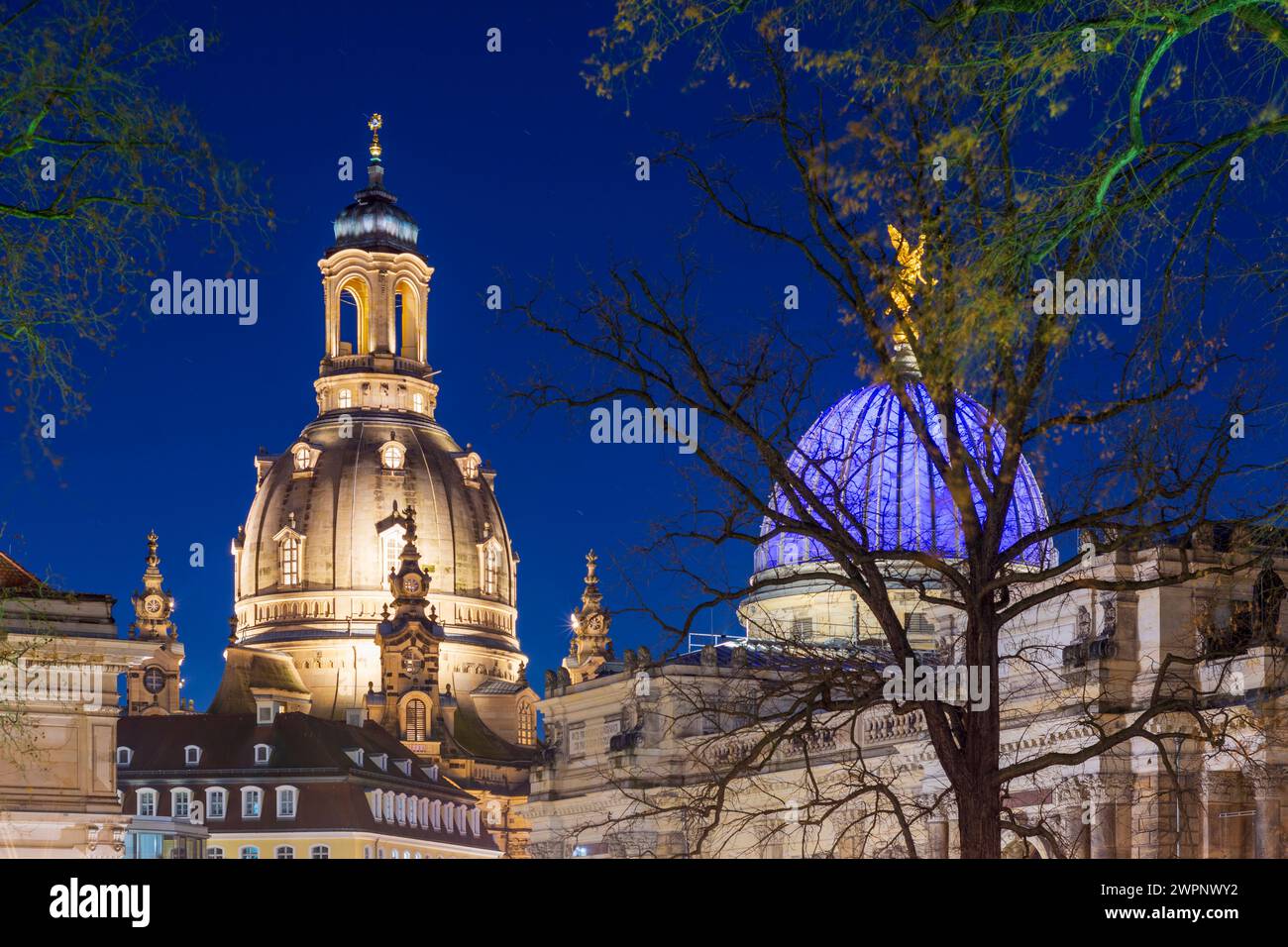 Dresde, église Frauenkirche, dôme de verre du bâtiment principal - familièrement appelé 'Lemon Squeezer' de l'Académie des Beaux-Arts de Dresde, Saxe, Allemagne Banque D'Images