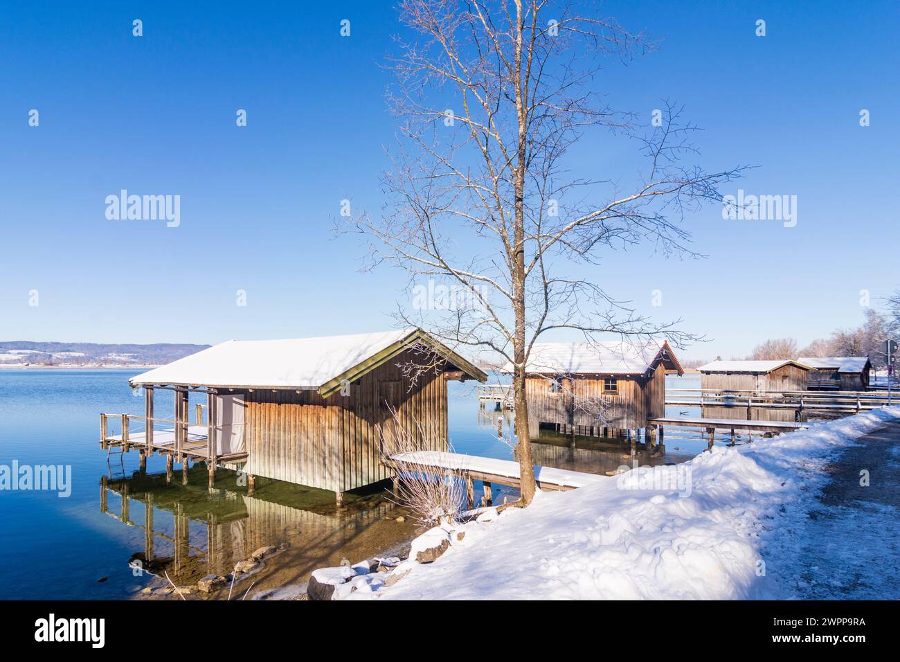 Kochel am See, lac Kochelsee, neige, embarcadères, Tölzer Land, haute Bavière, Bavière, Allemagne Banque D'Images