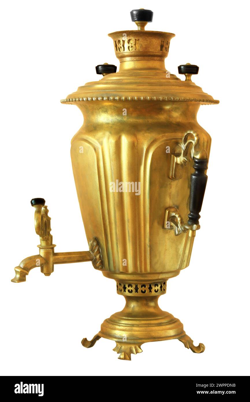 Vieux samovar isolé sur un fond blanc, Russie. Usine K.G. Gorina XVX siècles production d'usine Banque D'Images