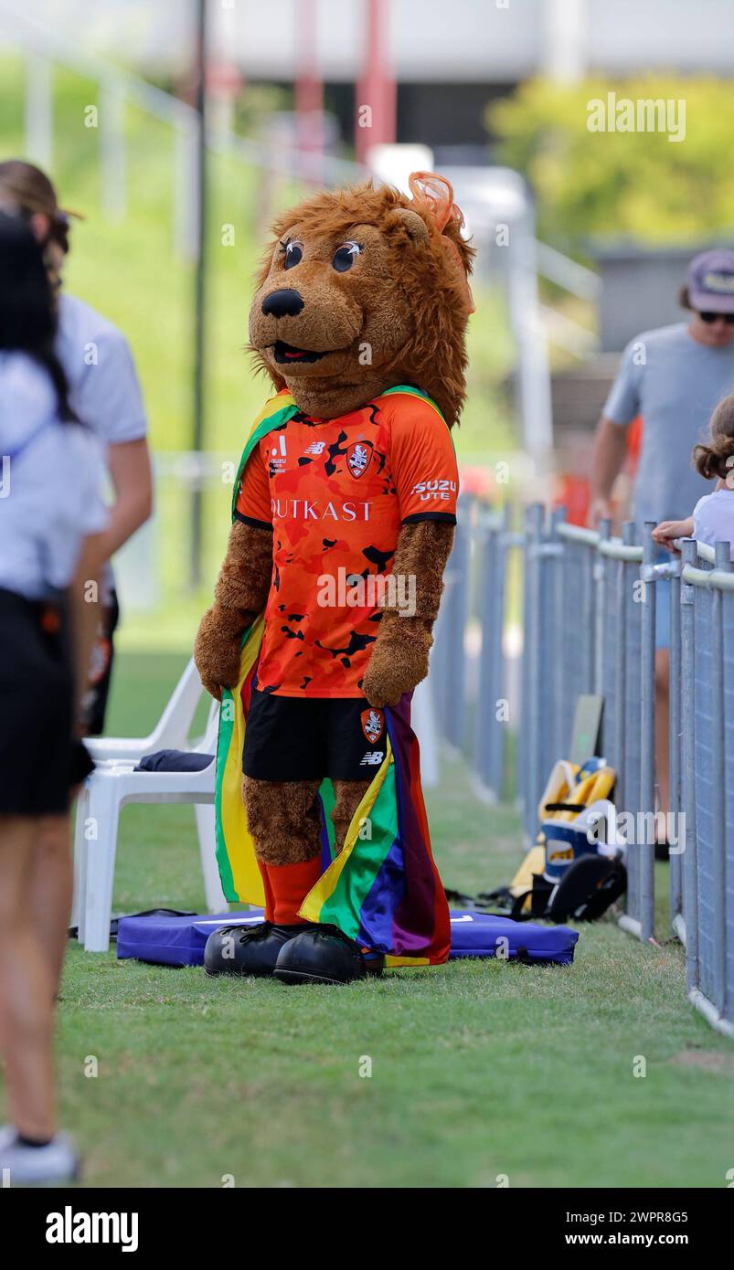 Brisbane, Australie, le 9 mars 2024 : la mascotte du club de Brisbane se joint à l'Australian Professional Leagues (APL) pour poursuivre ses célébrations de la fierté lors du match de Liberty A League entre Brisbane Roar et Central Coast Mariners FC au Ballymore Stadium (Promediapix/SPP) crédit : SPP Sport Press photo. /Alamy Live News Banque D'Images