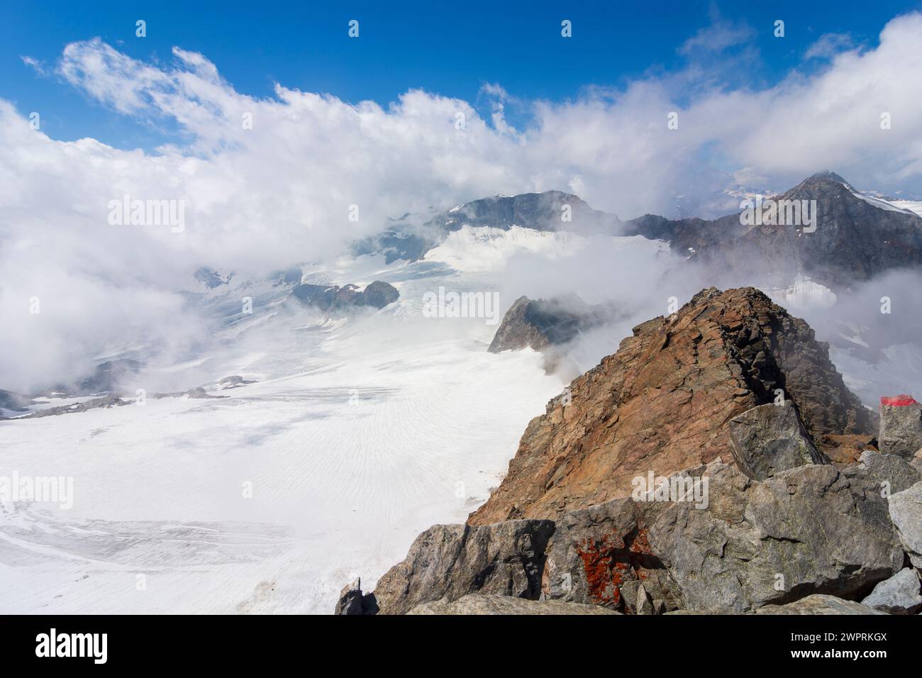 Stubaier Alpen (Alpes de Stubai) : vue depuis le sommet Wilder Freiger, glacier Übeltalferner à Stubaital, Tyrol, Autriche Banque D'Images