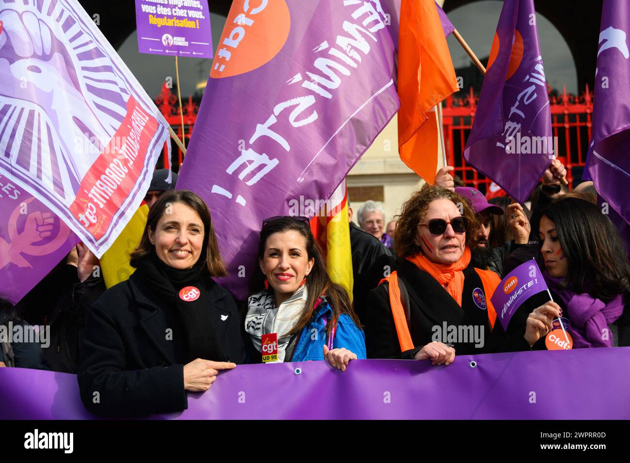 Paris, France. 08 mars 2024. Sophie Binet, secrétaire générale de la CGT (Union générale du travail), participe à une marche marquant la Journée internationale des droits de la femme à Paris, France, le 8 mars 2024. Photo Pierrick Villette/ABACAPRESS.COM crédit : Abaca Press/Alamy Live News Banque D'Images