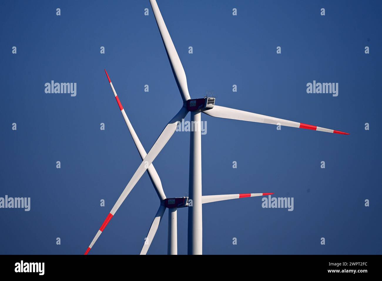 Windkraftraeder auf der Schwaebischen Alb BEI Dornstadt. Windpark, Windrad, Windkraft, Windkraftrad. Ausbau der Windkraft. *** Éoliennes sur l'Alb souabe près de Dornstadt ferme éolienne, éolienne, énergie éolienne, éolienne, expansion éolienne de l'énergie éolienne Banque D'Images