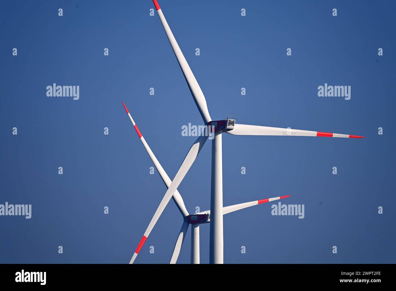 Windkraftraeder auf der Schwaebischen Alb BEI Dornstadt. Windpark, Windrad, Windkraft, Windkraftrad. Ausbau der Windkraft. *** Éoliennes sur l'Alb souabe près de Dornstadt ferme éolienne, éolienne, énergie éolienne, éolienne, expansion éolienne de l'énergie éolienne Banque D'Images