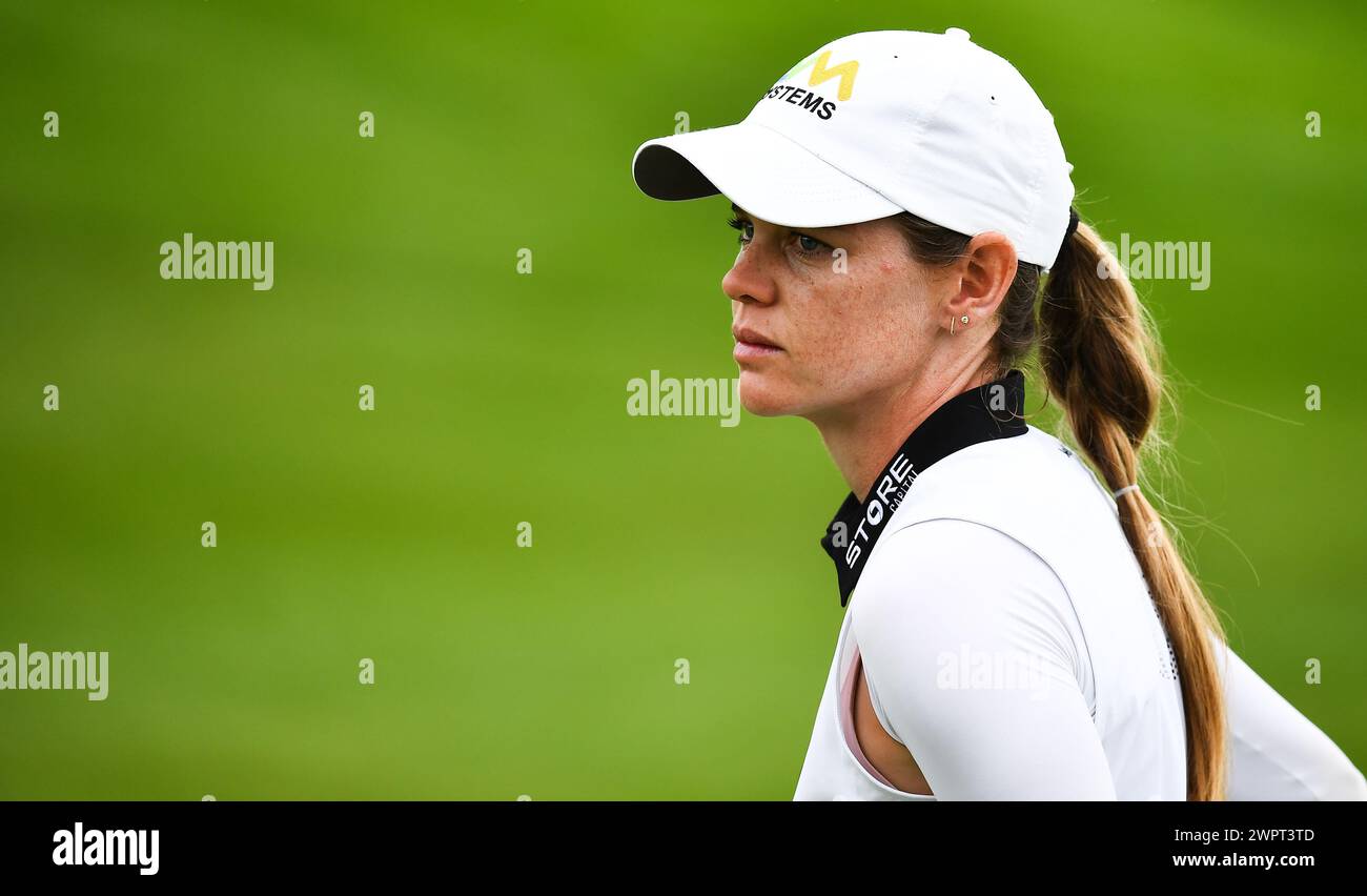 Lingshui, province chinoise de Hainan. 9 mars 2024. Sarah Schmelzel, des États-Unis, réagit lors de la troisième manche du tournoi de golf Blue Bay LPGA à Lingshui, dans la province de Hainan, dans le sud de la Chine, le 9 mars 2024. Crédit : Yang Guanyu/Xinhua/Alamy Live News Banque D'Images