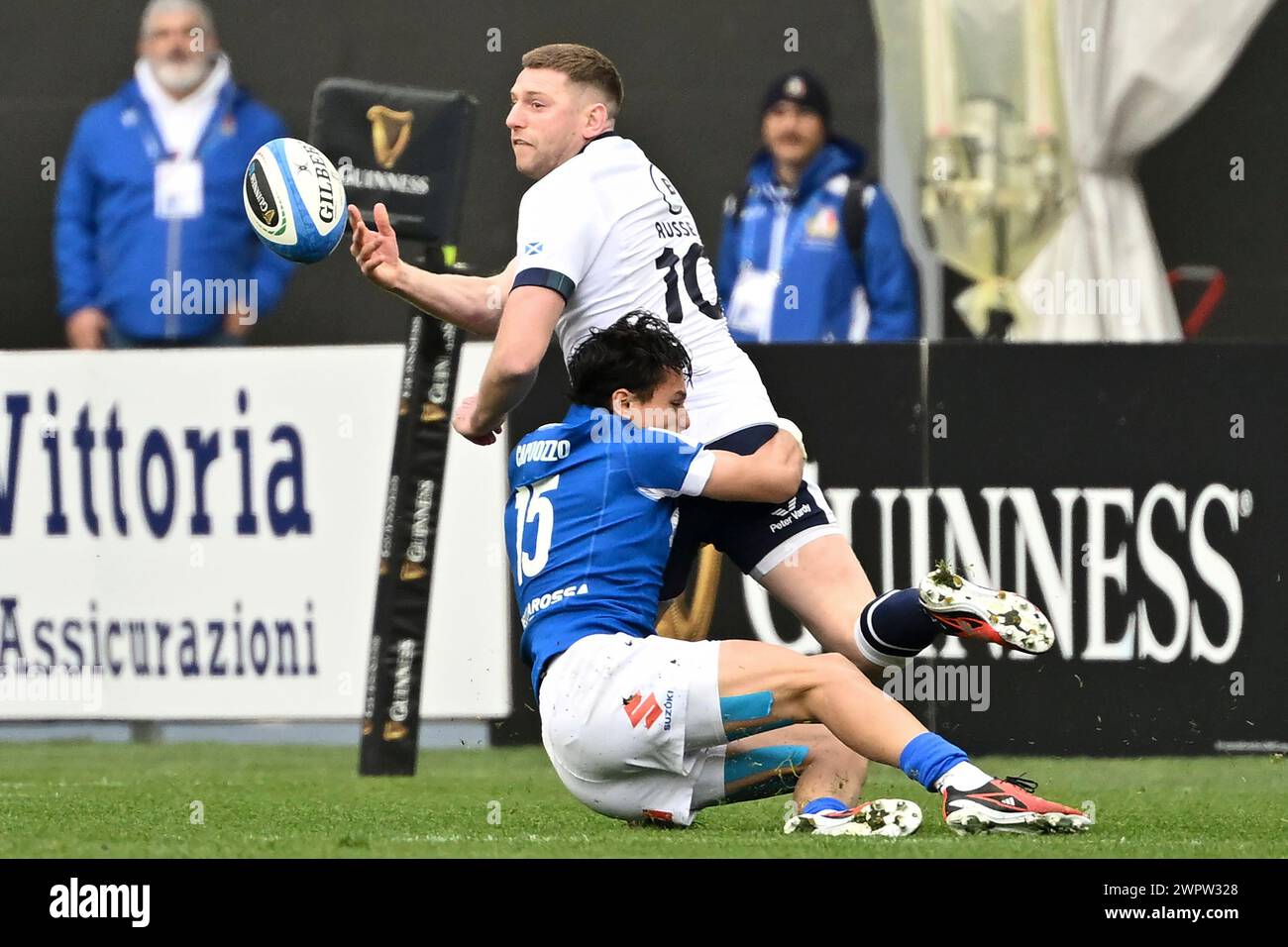 Rome, Italie. 09 mars 2024. Ange Capuozzo d'Italie affronte Finn Russell d'Écosse lors du match de rugby des six Nations entre l'Italie et l'Écosse au Stadio Olimpico à Rome le 9 mars 2024. Crédit : Insidefoto di andrea staccioli/Alamy Live News Banque D'Images