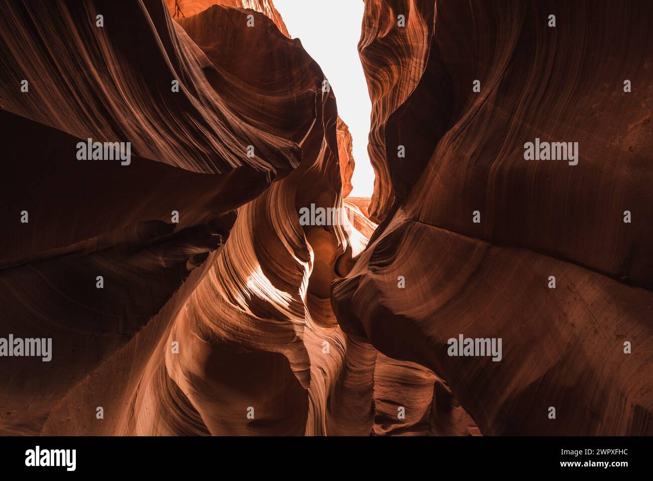 Formations rocheuses de grès rouge à Lower Antelope Canyon à Lechee, Arizona Banque D'Images