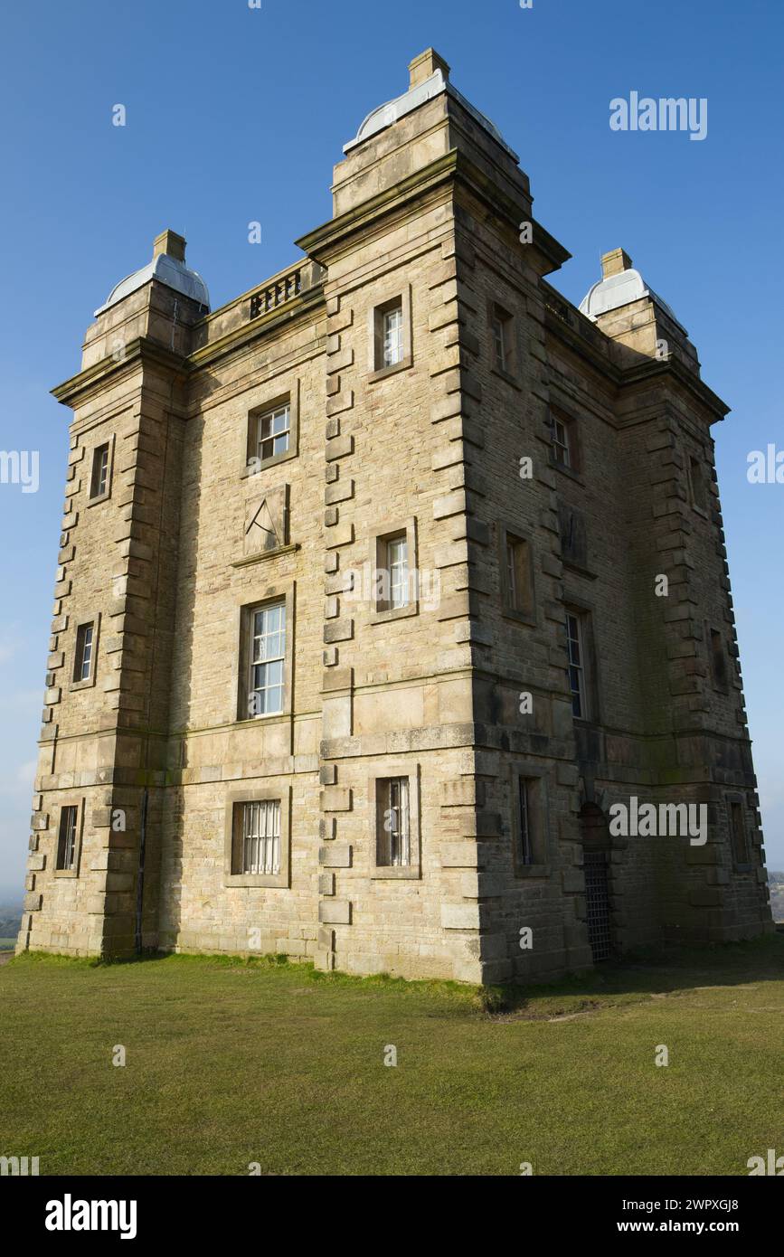 La cage, une tour élisabéthaine du XVIe siècle à Lyme Park dans le parc national de Peak District à Disley près de Stockport dans le Cheshire, en Angleterre Banque D'Images