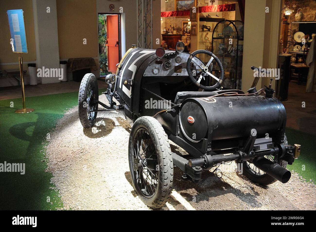 Bugatti voiture vintage en rassemblement en Toscane/Macchina d'epoca Bugatti en raduno en Toscane Banque D'Images